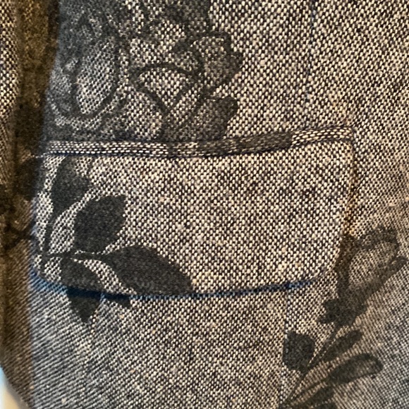 Le Chateau Size Large  Exc Shape 3/4 Sleeve 1 button - Picture 10 of 15